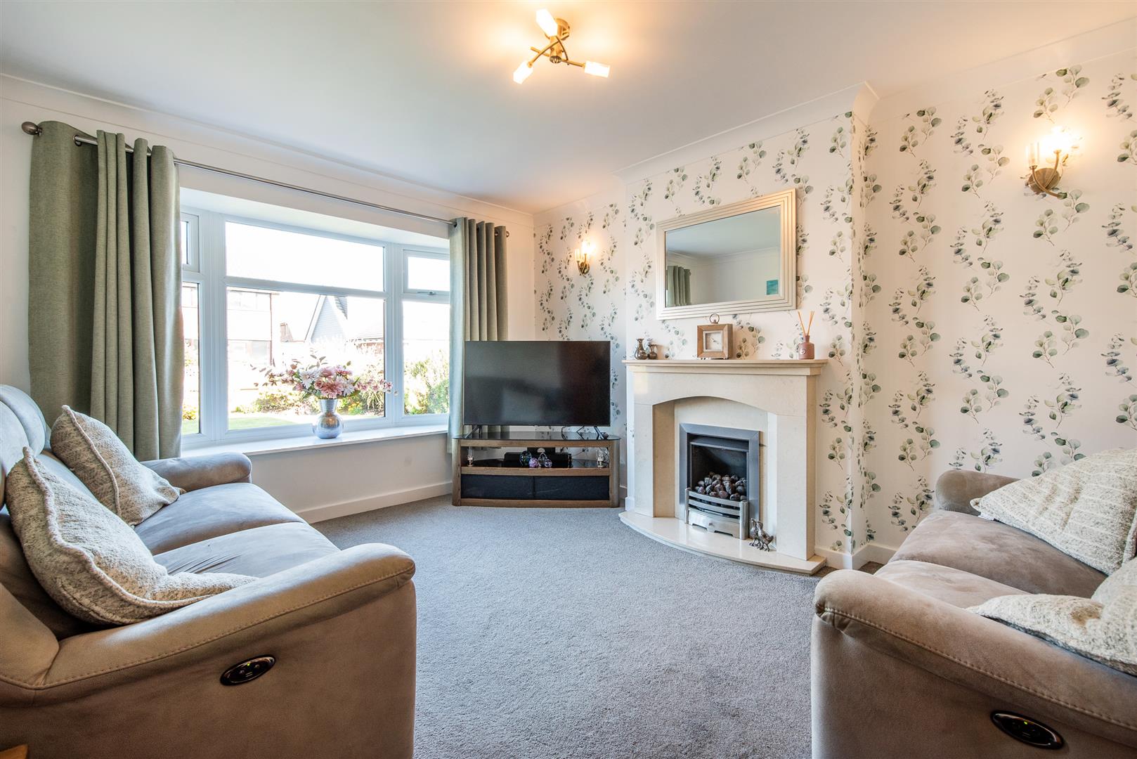 3 bed property in Renshaw Drive, Preston